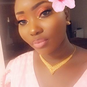 Meet your Posher, Awa